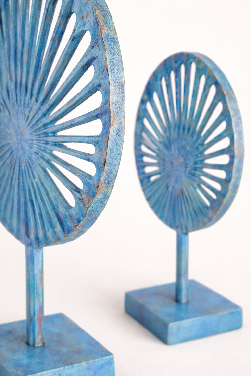 Ocean Mist Blue Sunburst Aluminum Sculpture – Modern Tabletop Decor (Set of 2)