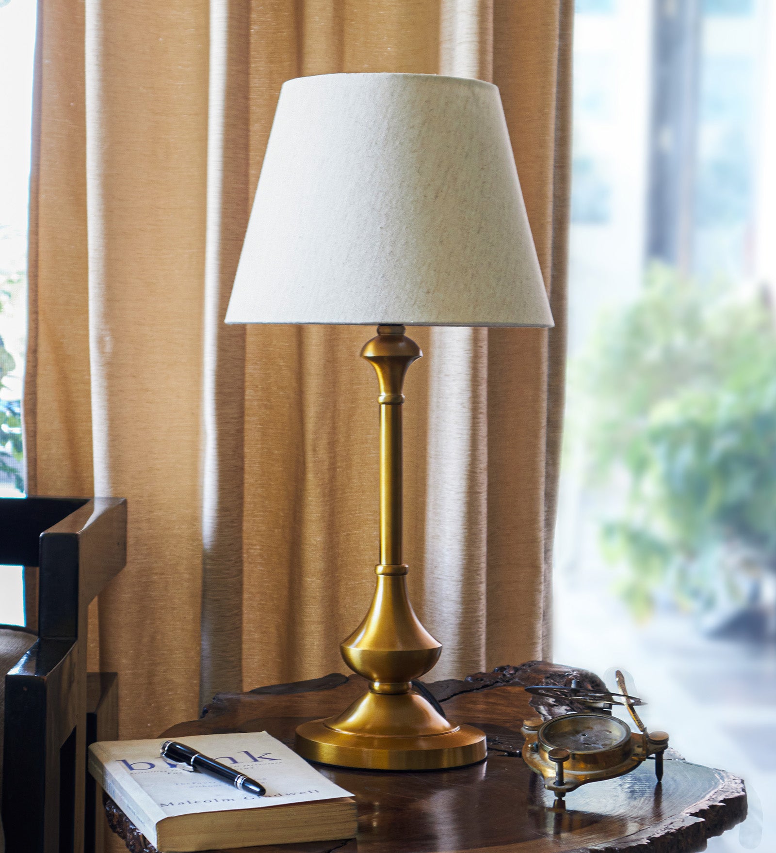 Brass Antique Gold Finish Table Lamp 22 Inches Height with Off White 10 Inches Diameter Lampshade