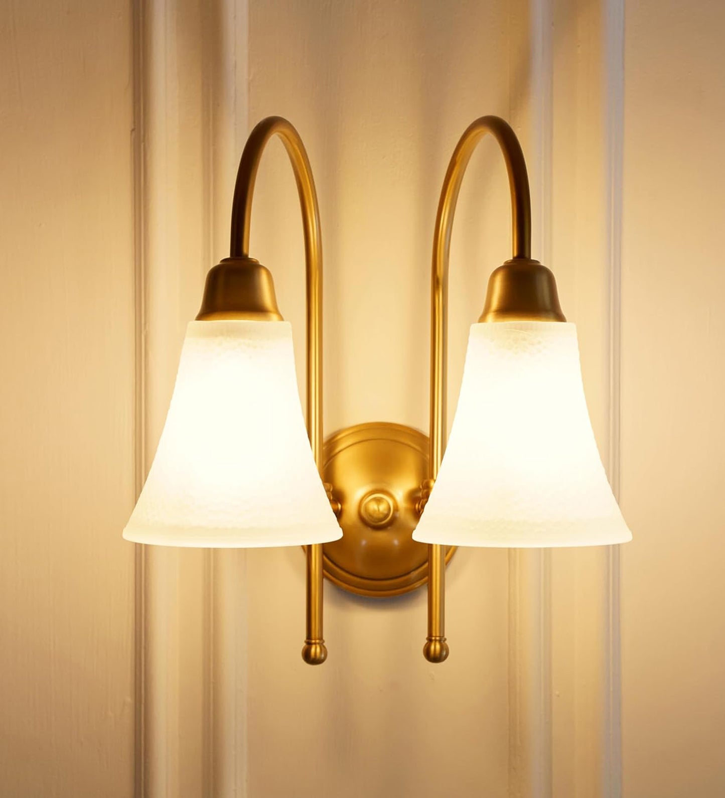 Double Hockey Wall Lamp with Frosted Hammered Glass