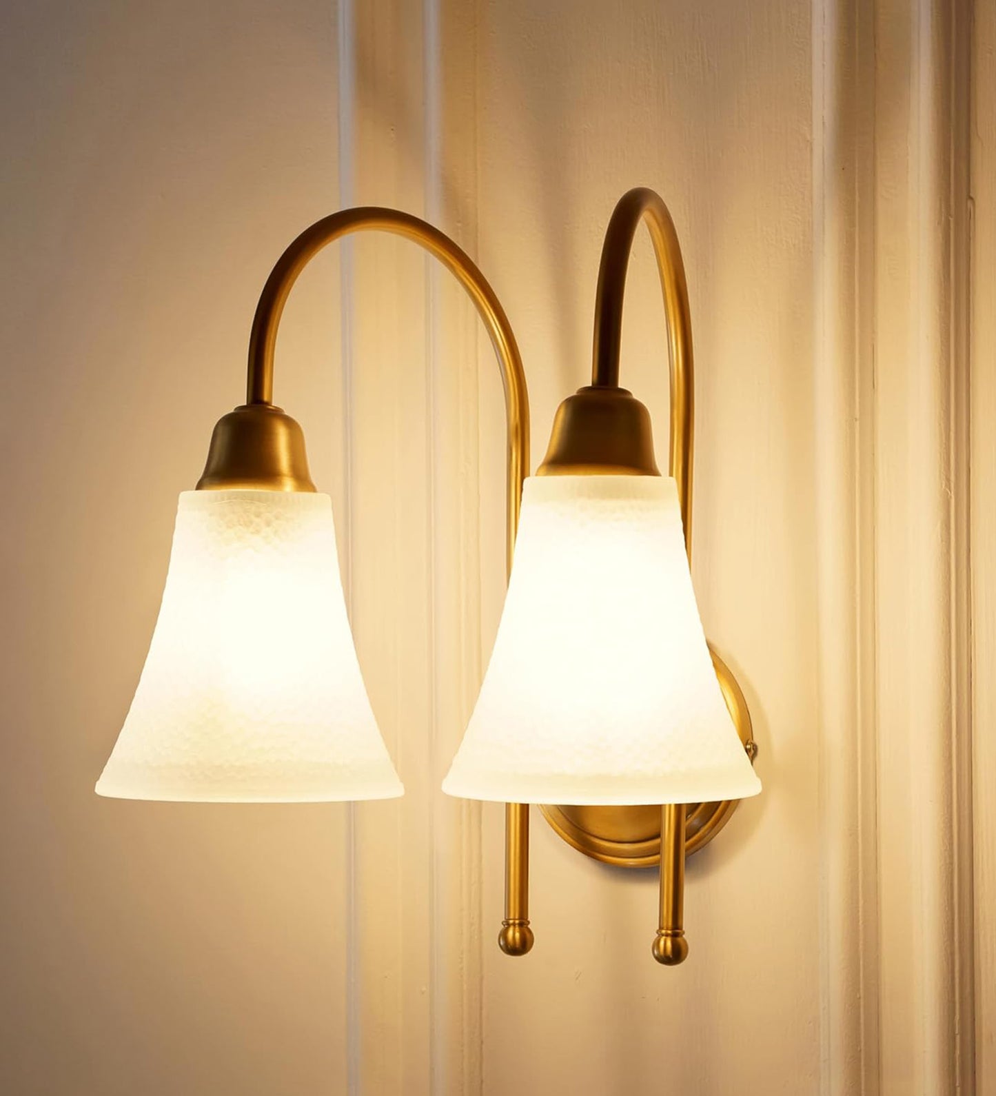 Double Hockey Wall Lamp with Frosted Hammered Glass