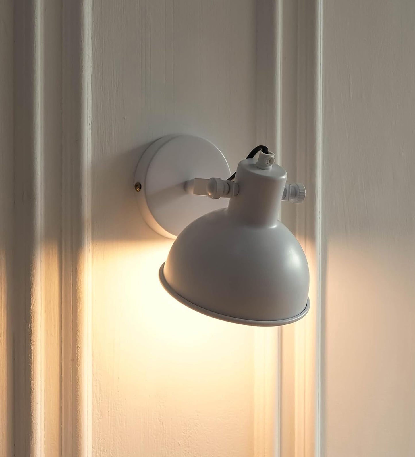 Adjustable Focus Reading Wall Light Matt White