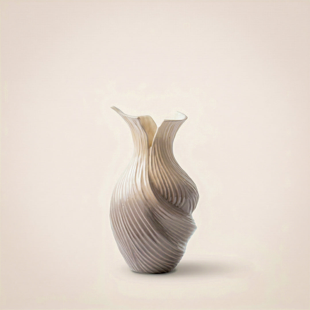 Ivora Whisper Modern Sculpted Iron Vase – Contemporary Decorative Tabletop Accent