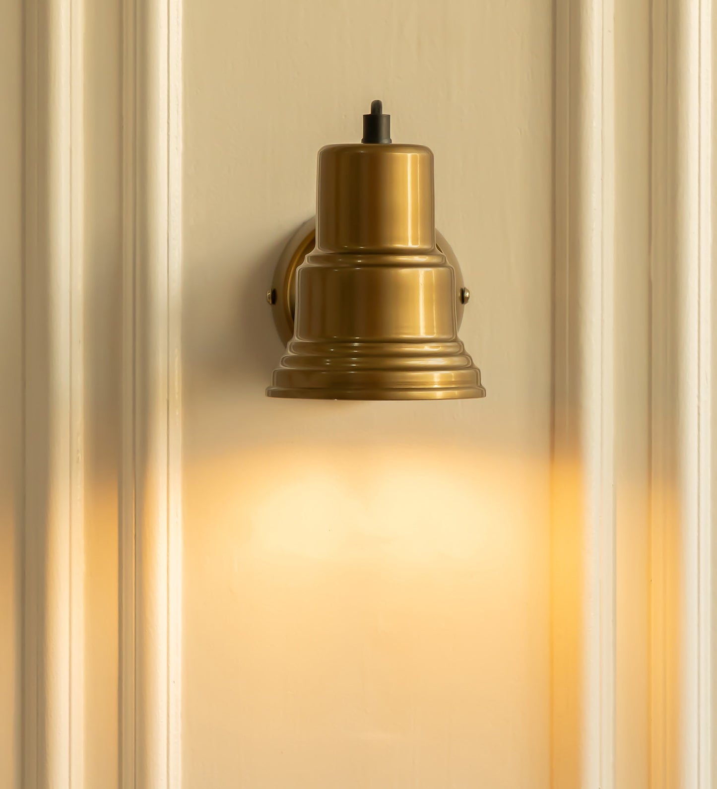 Adjustable Focus Reading Wall Light Antique Brass