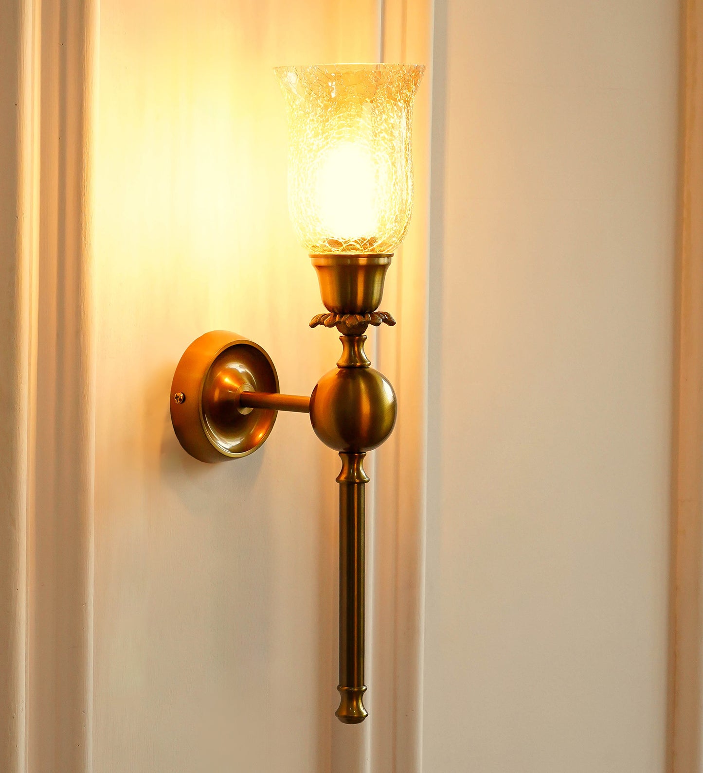 Ball Wall Lamp with Crackled Glass