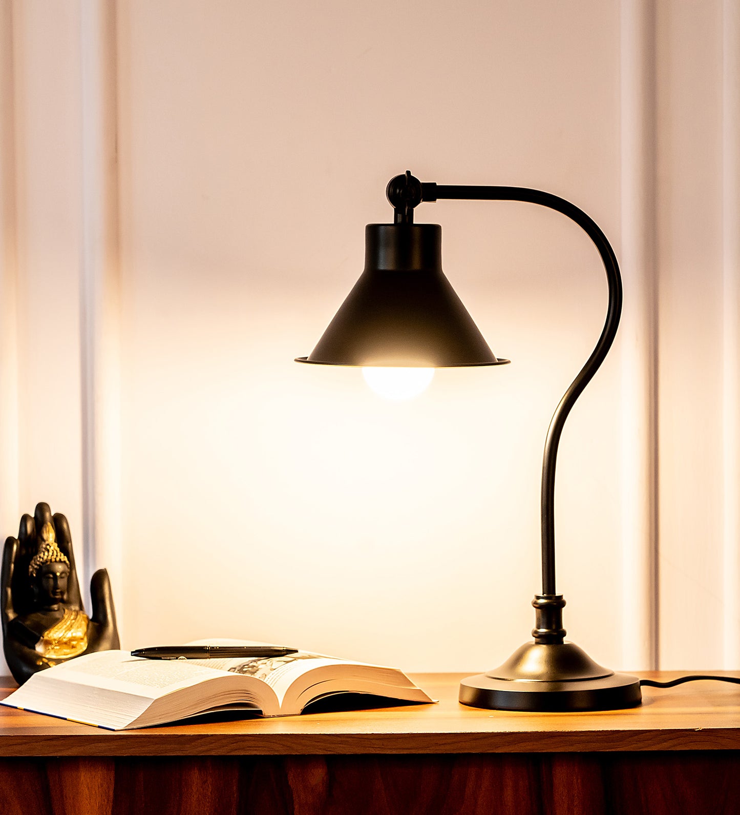 Curved Study Desk Lamp, Black – Adjustable Head