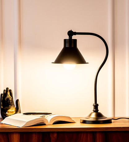 Curved Study Desk Lamp, Black – Adjustable Head