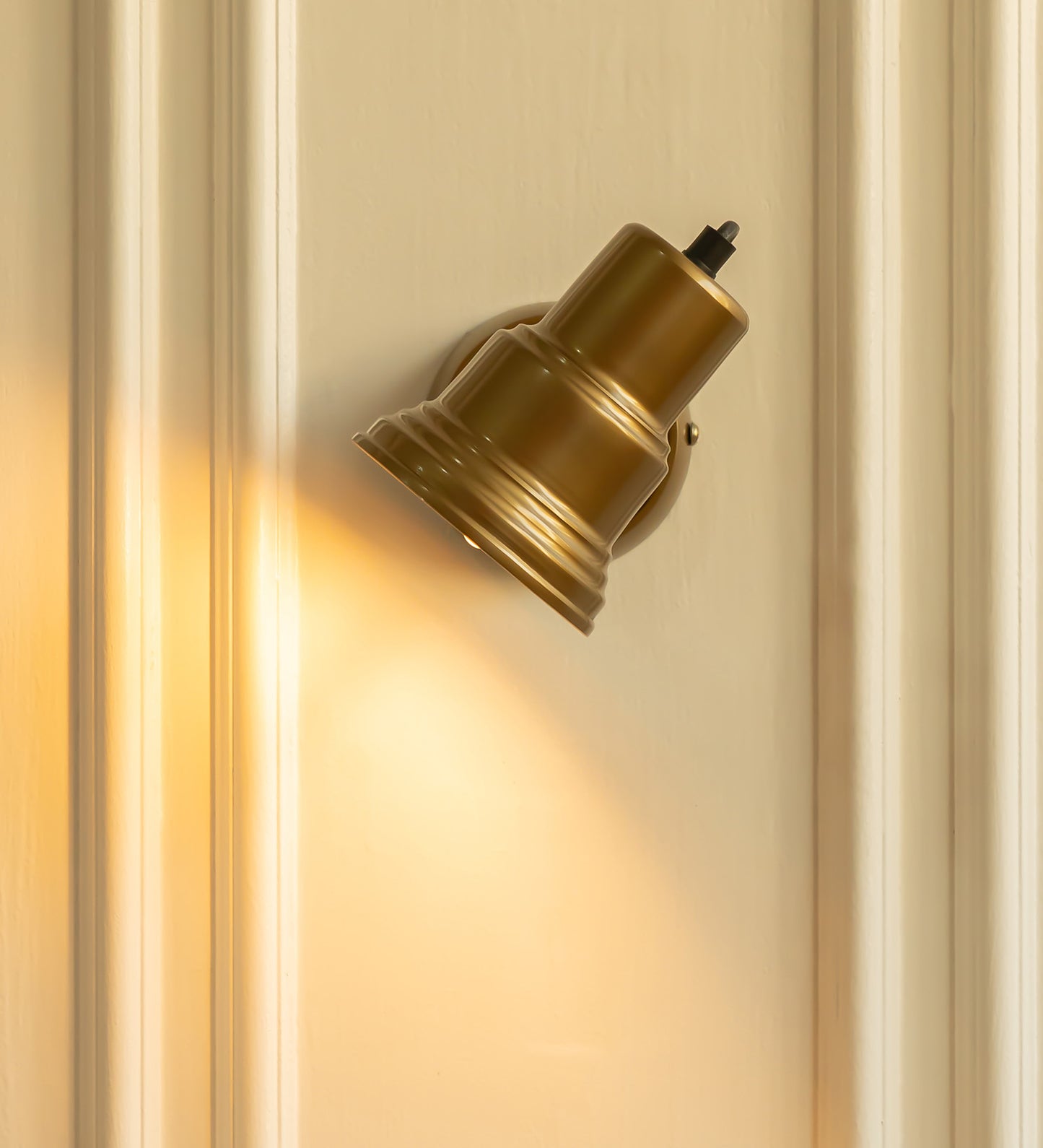 Adjustable Focus Reading Wall Light Antique Brass